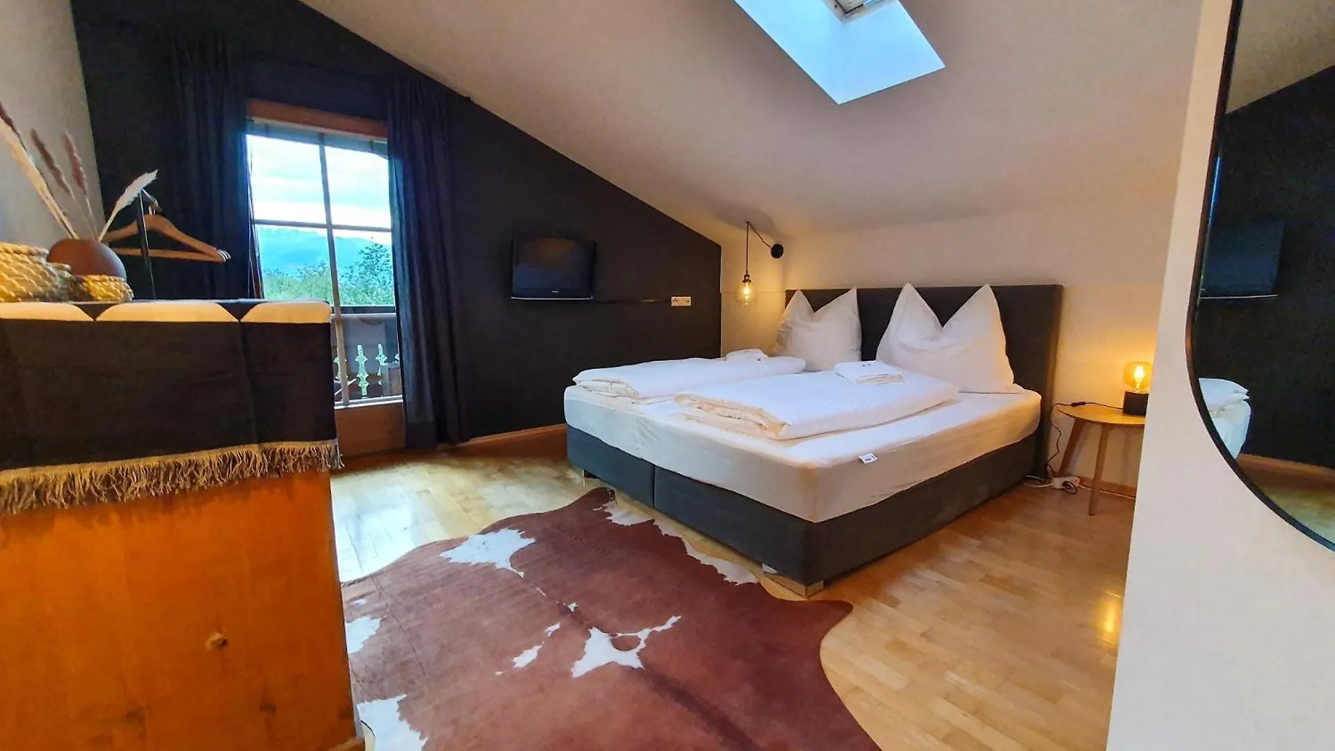 Alpenflair Suite Mit Bergblick - Inkl Parkplatz #8 Innsbruck 0*,  Austria